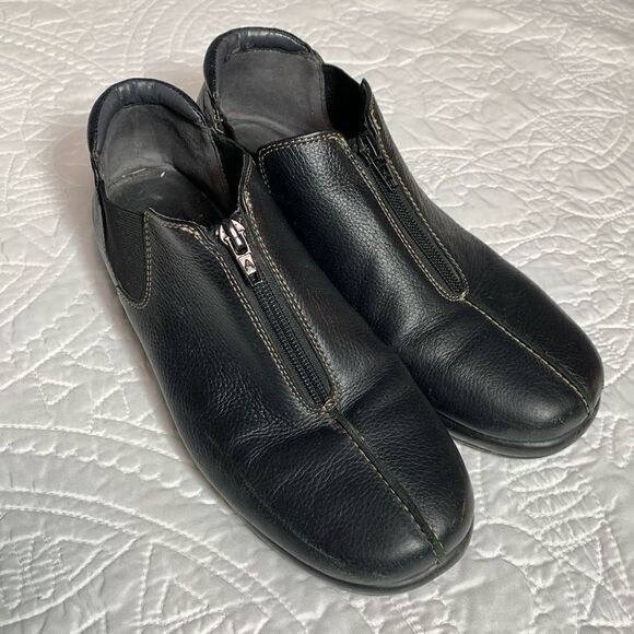 Aerosoles landfall, black leather bootie size 7 1/2 ￼ - Picture 1 of 8